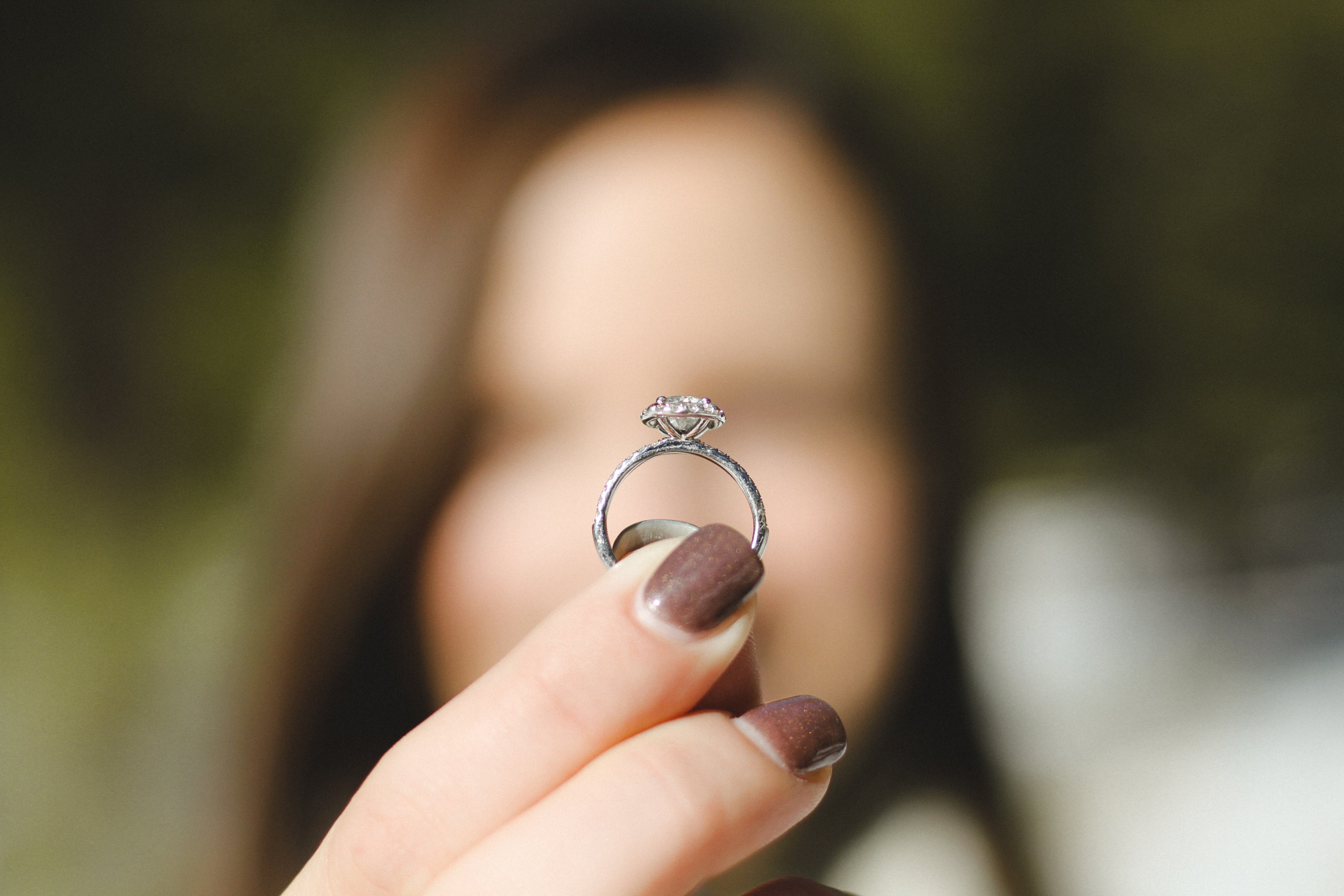 Should an Engagement Ring Be a Surprise?