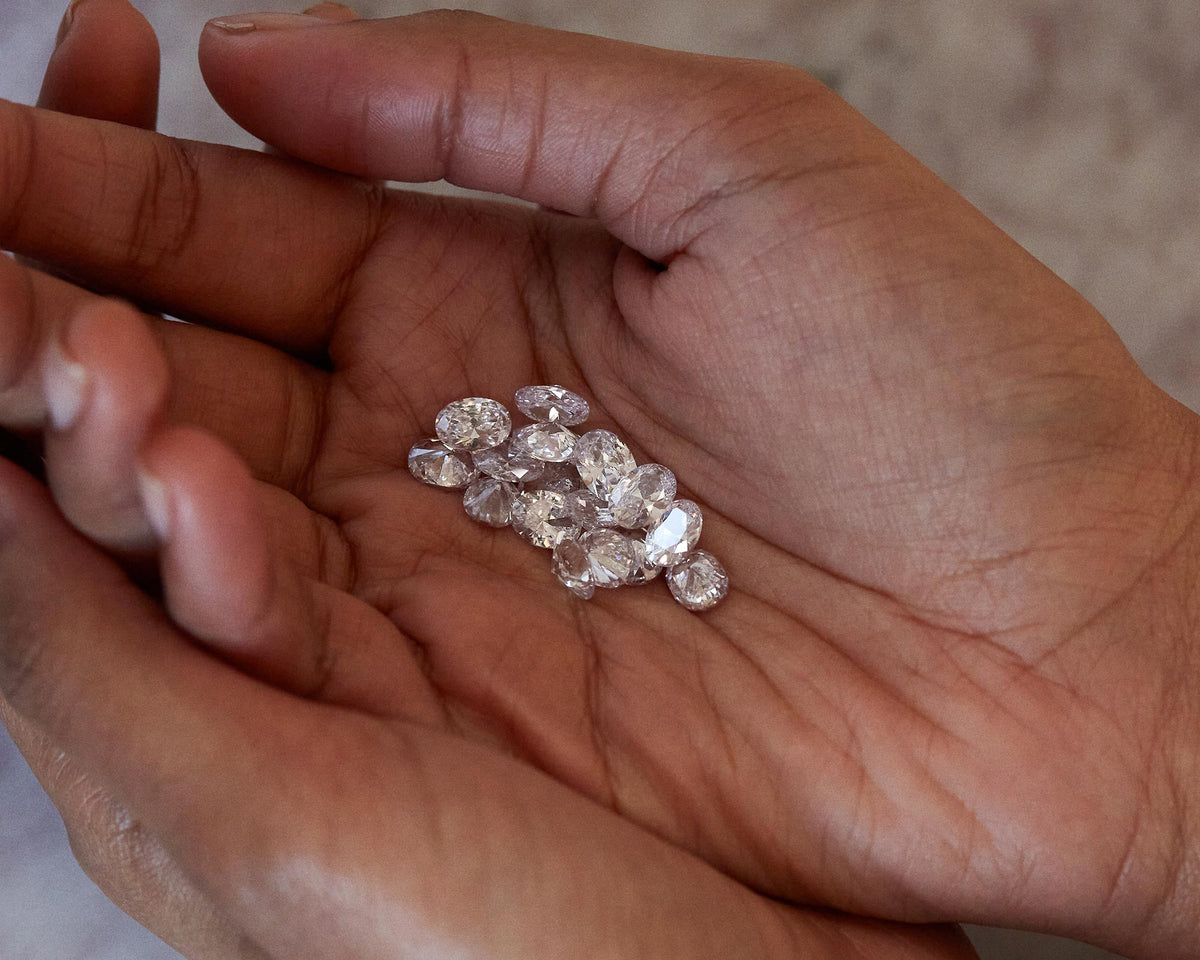 A Guide to Lab Diamonds vs Simulated Diamonds