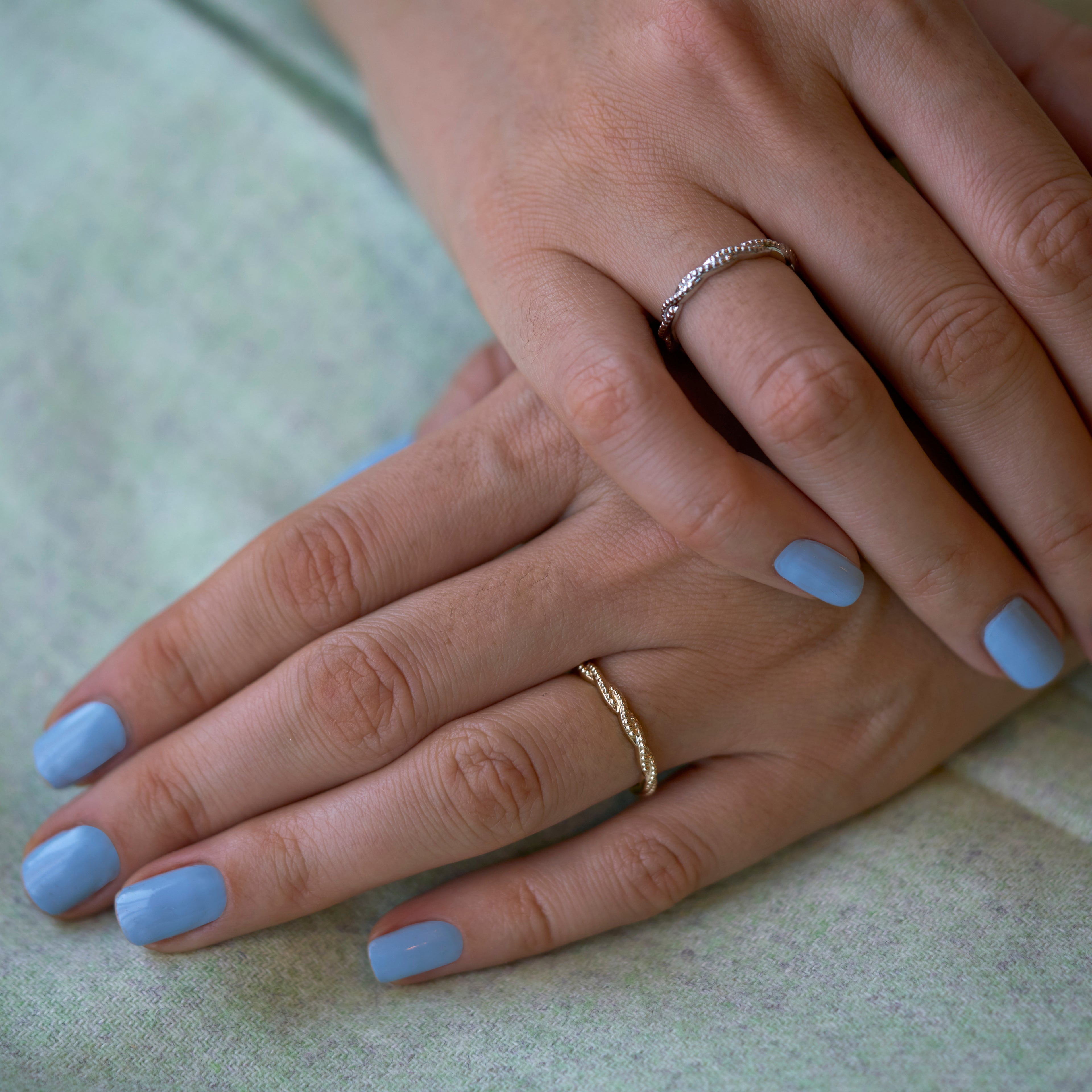 Twist Band Ring in Yellow Gold